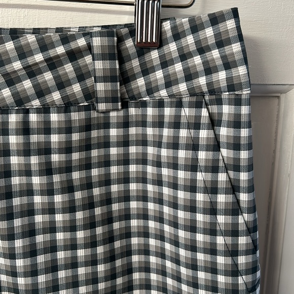 Nike Golf women’s plaid Bermuda length golf shorts size 12 - Picture 3 of 15
